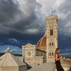 Aperitif with the best view in Florence (wine tasting)