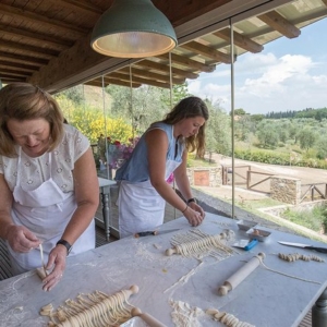 Cooking Class and Lunch at a Tuscan Farmhouse with Local Market Tour from Florence with round-trip trasportation