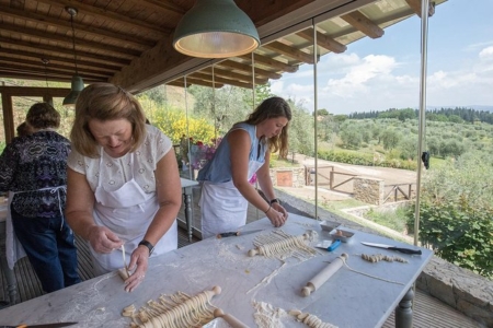 Cooking Class and Lunch at a Tuscan Farmhouse with Local Market Tour from Florence with round-trip trasportation