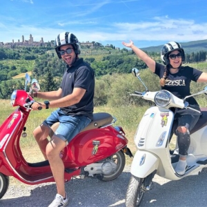 Vespa tour from Florence in Chianti near San Gimignano with lunch, visit of cellar and Wine tasting